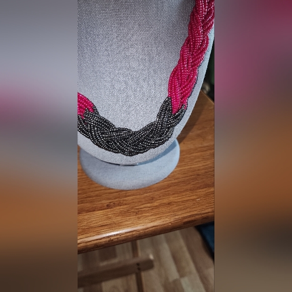 PAPARAZZI BRIZILIAN EUC RED SILVER BEAD NECKLACE - Picture 2 of 3